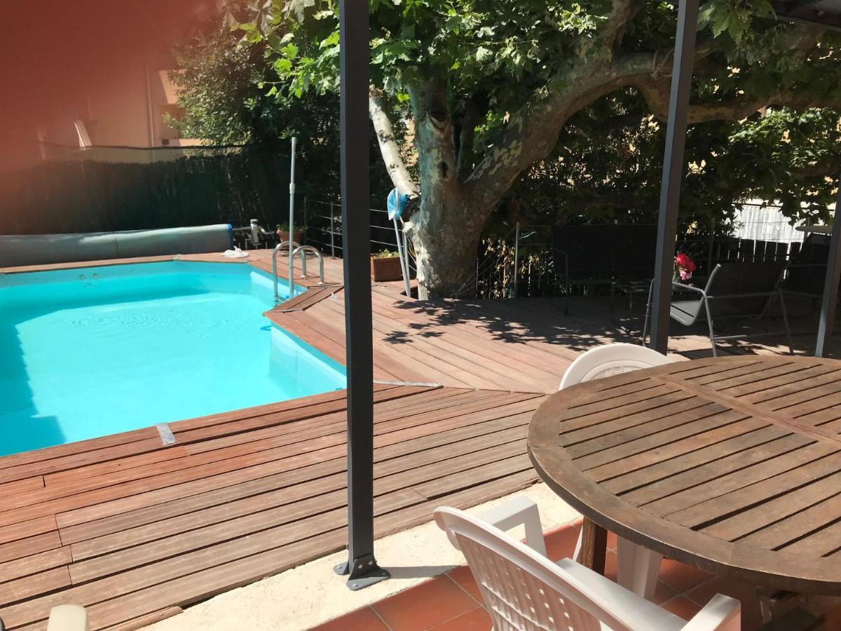 Chambre Climatisee Avec Sdb Privee Dans Une Villa Avec Piscine Ouverte D'Avril A Mi Octobre Marseille Bagian luar foto